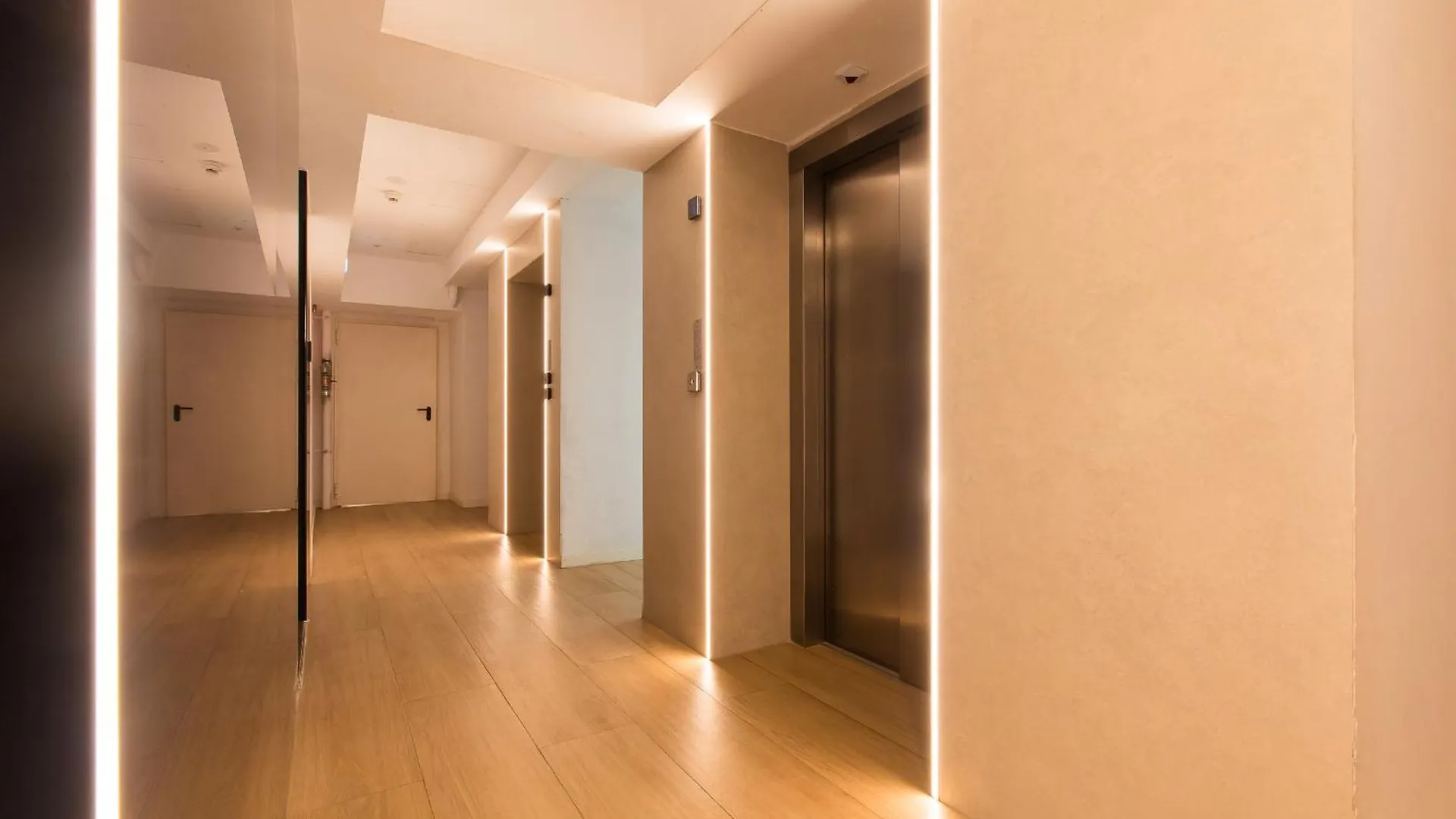 Modern Studio With Balcony In Cortina North Voluntari Romania